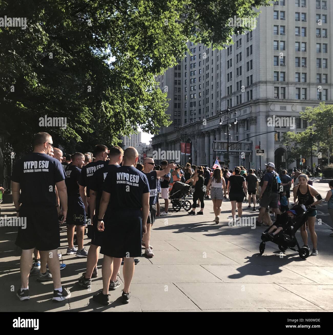 Nypd emergency services hi-res stock photography and images - Alamy