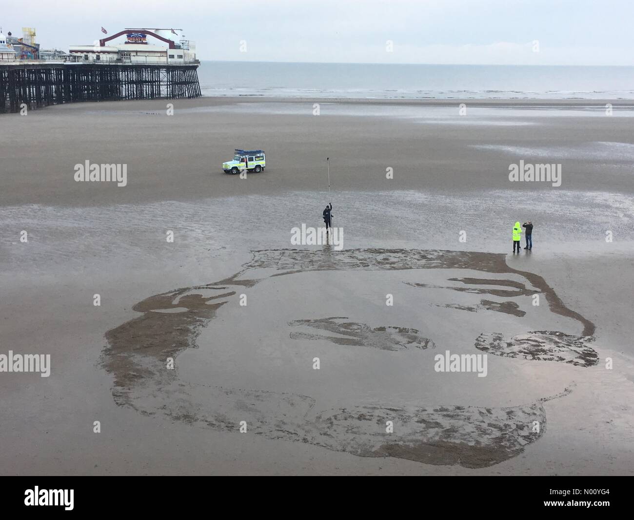 Blackpool Beach, Lancashire, UK. 11th Nov, 2018. Blackpool beach Pages of the sea. Today on 11 November 2018, communities will gather on beaches across the UK to say goodbye and thank you, to the millions of men and women who left their shores during the war, many never to return. Credit: Sally Jex/StockimoNews/Alamy Live News Stock Photo