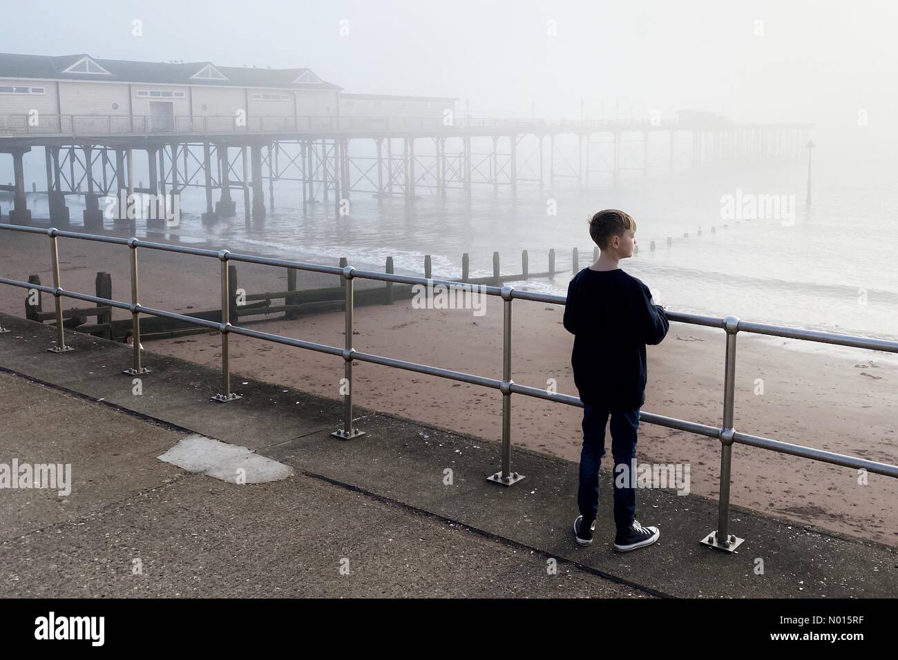 Teignmouth, Devon, UK. 17th Oct 2021.  UK Weather: Mild misty mood at Teignmouth pier, Devon, UK. 17th October, 2021. Credit nidpor/ Alamy Live News Credit: nidpor/StockimoNews/Alamy Live News Stock Photo