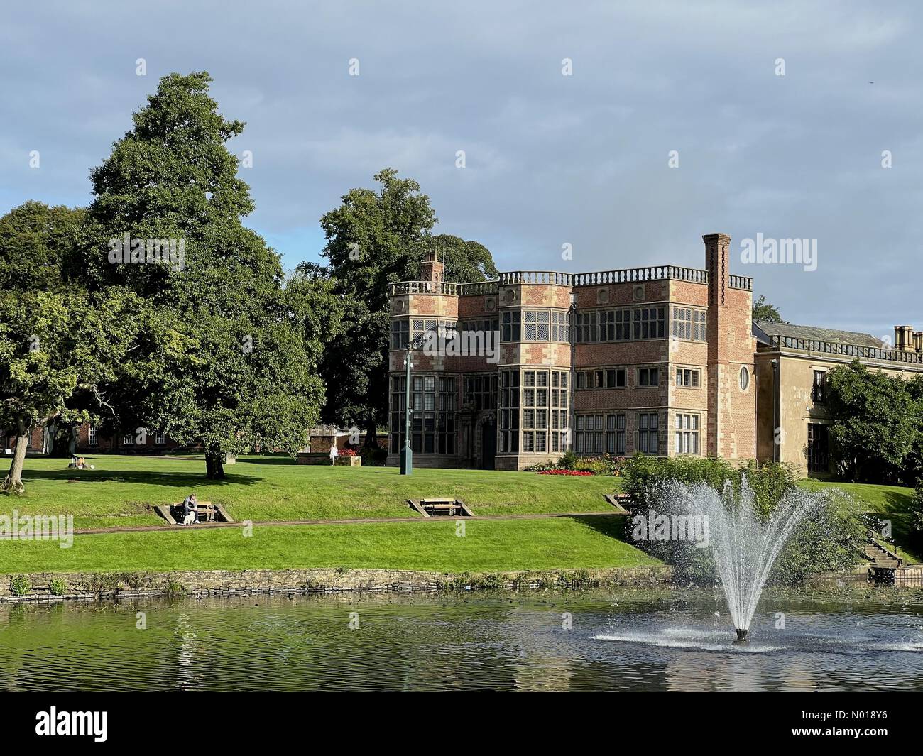 UK Weather Sunny morning at Astley Park in Chorley, Lancashire. Astley