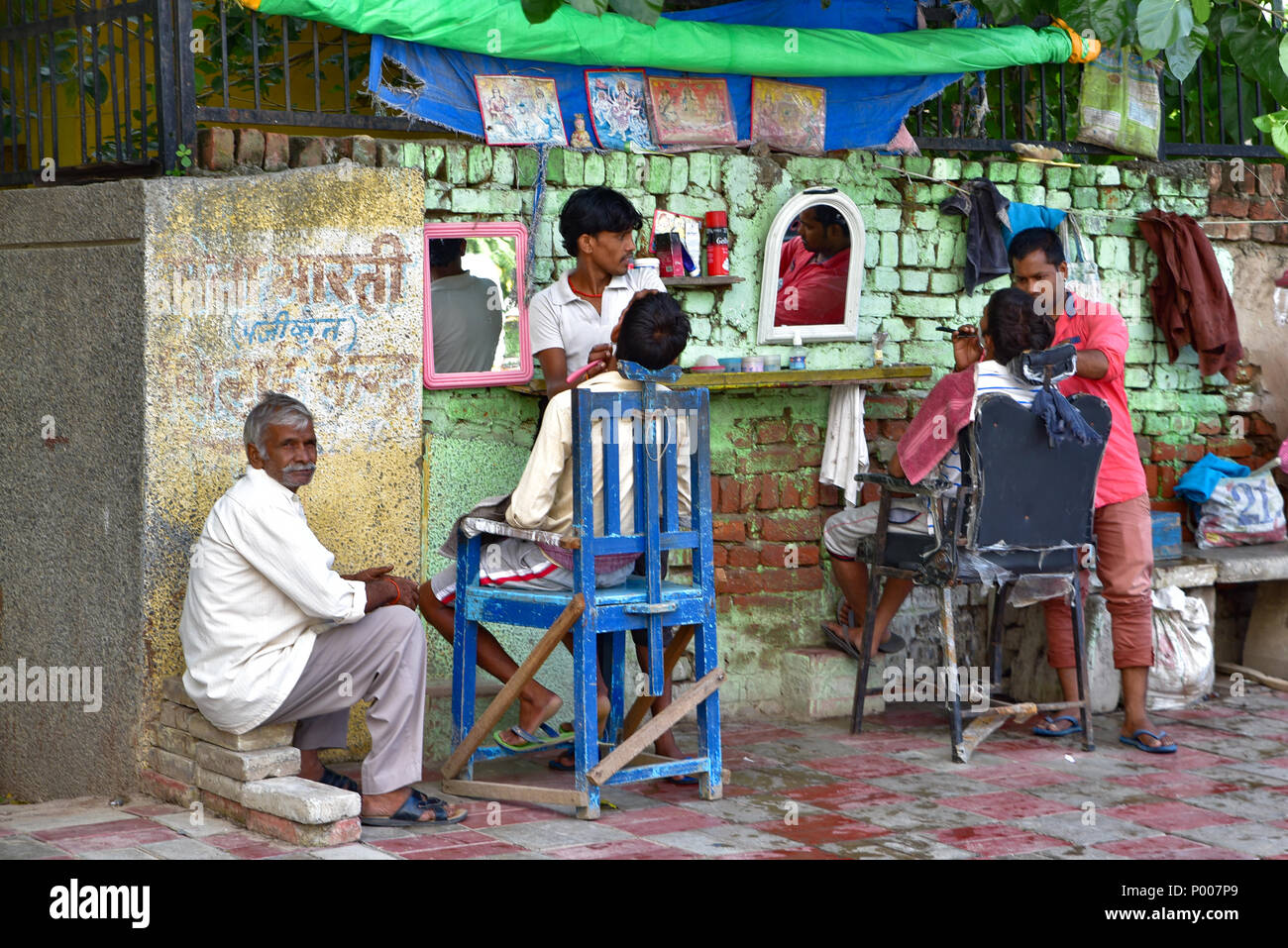 Outdoor Salon in New Delhi, India Stock Photo