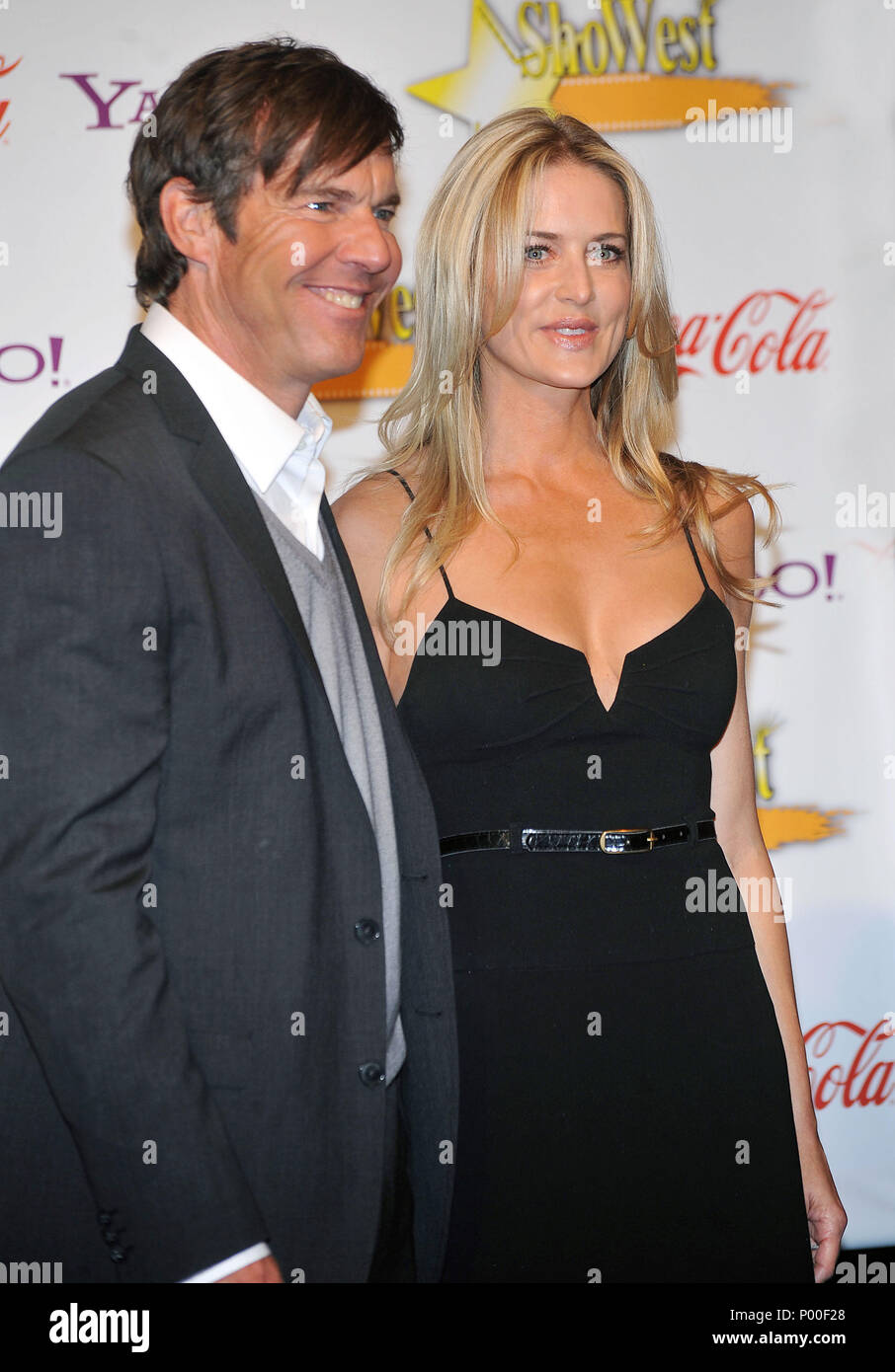 Dennis Quaid ( Male Star of the Year ) with wife - Showest Awards 2009 at  the Paris Hotel in Las vegas. NVQuaidDennis wife 40 Event in Hollywood Life  - California, Red, image size:906x1390