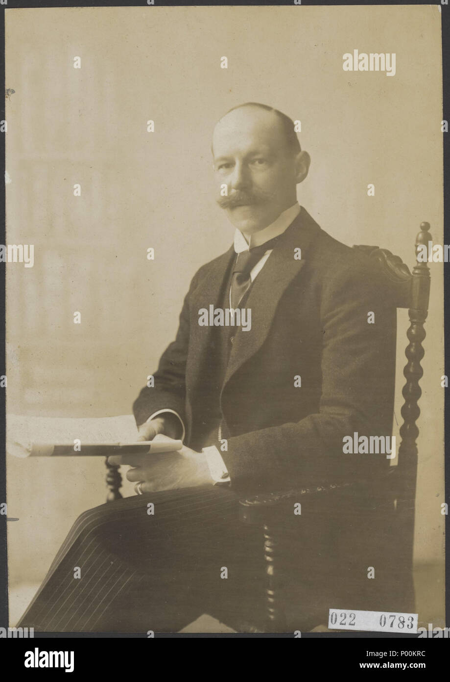 . Nederlands Jhr. J.W. Quarles van Ufford, in februari 1920 benoemd tot Commissaris der . Nederlands Jhr. J.W. Quarles van Ufford, in februari 1920 benoemd tot Commissaris der