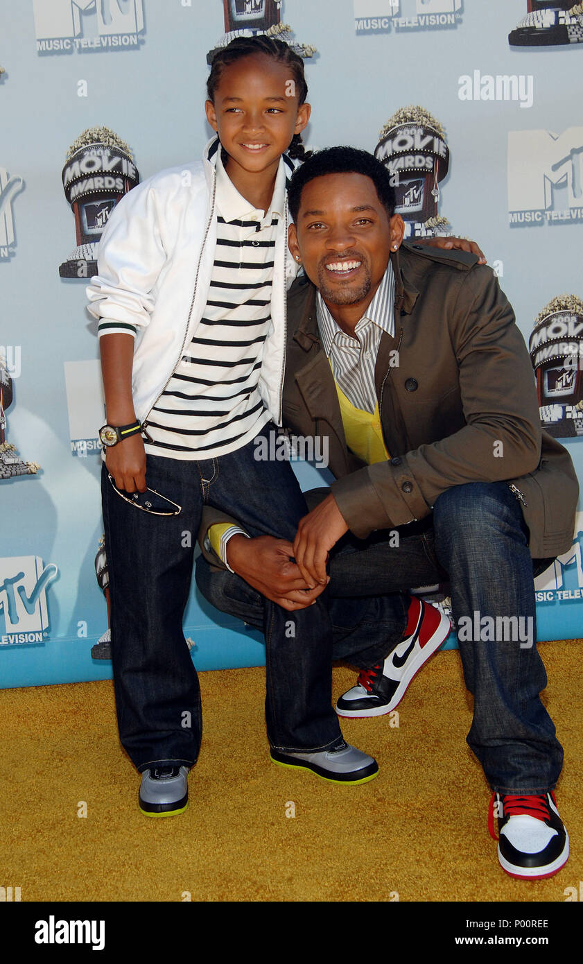 pic Will Smith Kids Movie https www alamy com will smith and son jared press room at the mtv movie awards 2008 at the universal amphitheatre in los angeles full length eye contact smilesmithwill jared 014 event in hollywood life california red carpet event usa film industry celebrities photography bestof arts culture and entertainment celebrities fashion best of hollywood life event in hollywood life california red carpet and backstage music celebrities topix couple family husband and wife and kids children brothers and sisters inquiry tsuni gamma usacom credit tsuni usa 2006 to 2009 image206542854 html