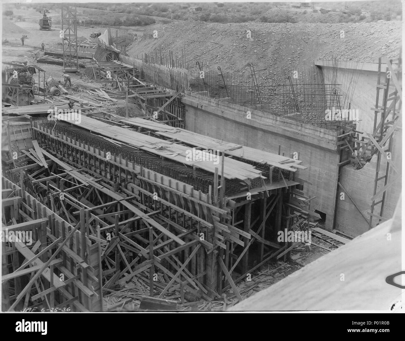 Stewart Mountain Dam. View looking downstream of partly completed right ...