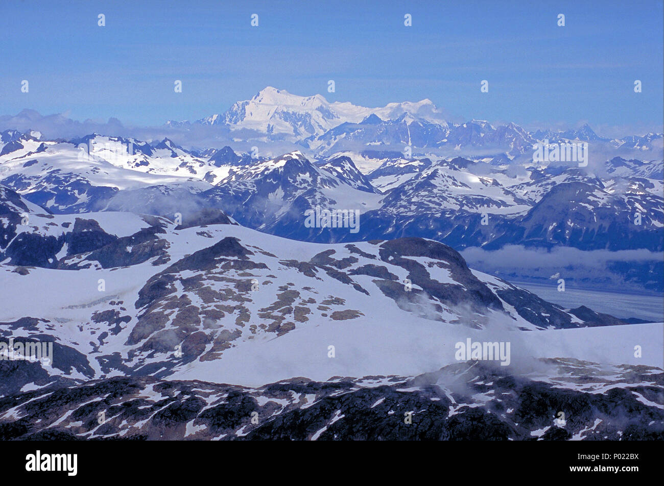 Yukon, verschneite Berge, grandiose Landschaften, Yukon, Kanada | Great landscapes, snow covered mountains, Alaska range, Yukon, Canada Stock Photo