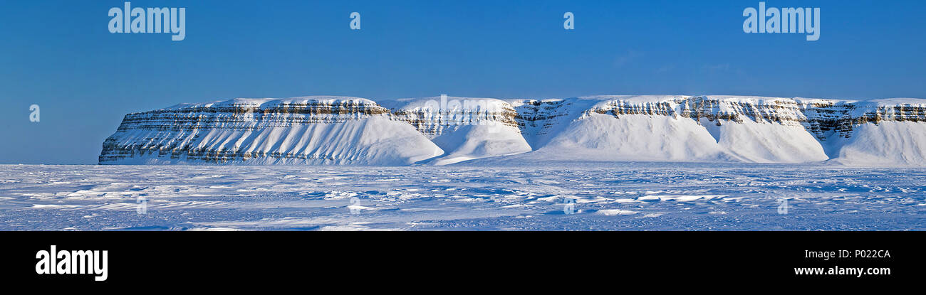 Arktische Landschaft im Nunavut Territorium, Kanada | Arctic zone at Nunavut Territory, Canada Stock Photo