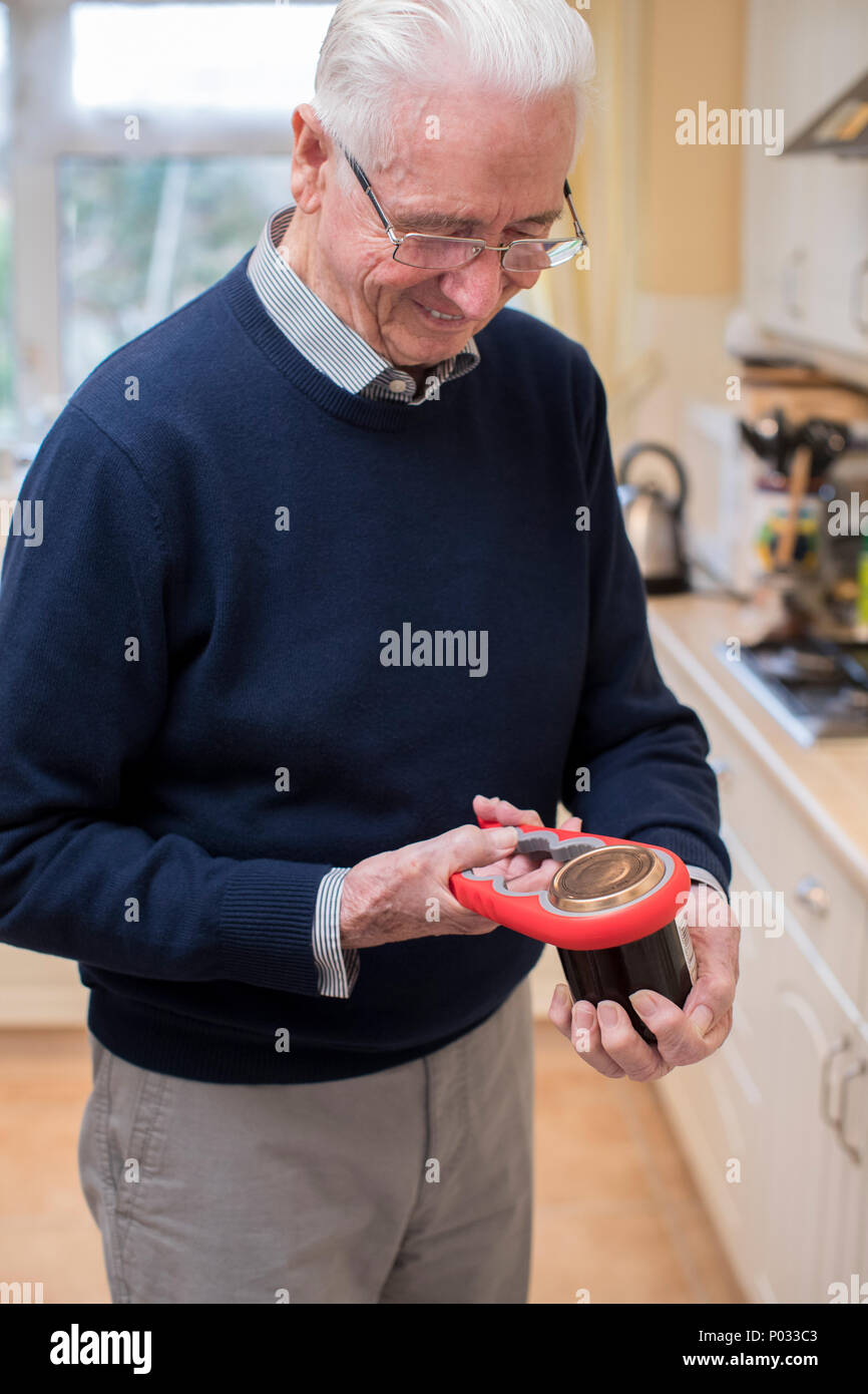 Taking off the lid hires stock photography and images Alamy
