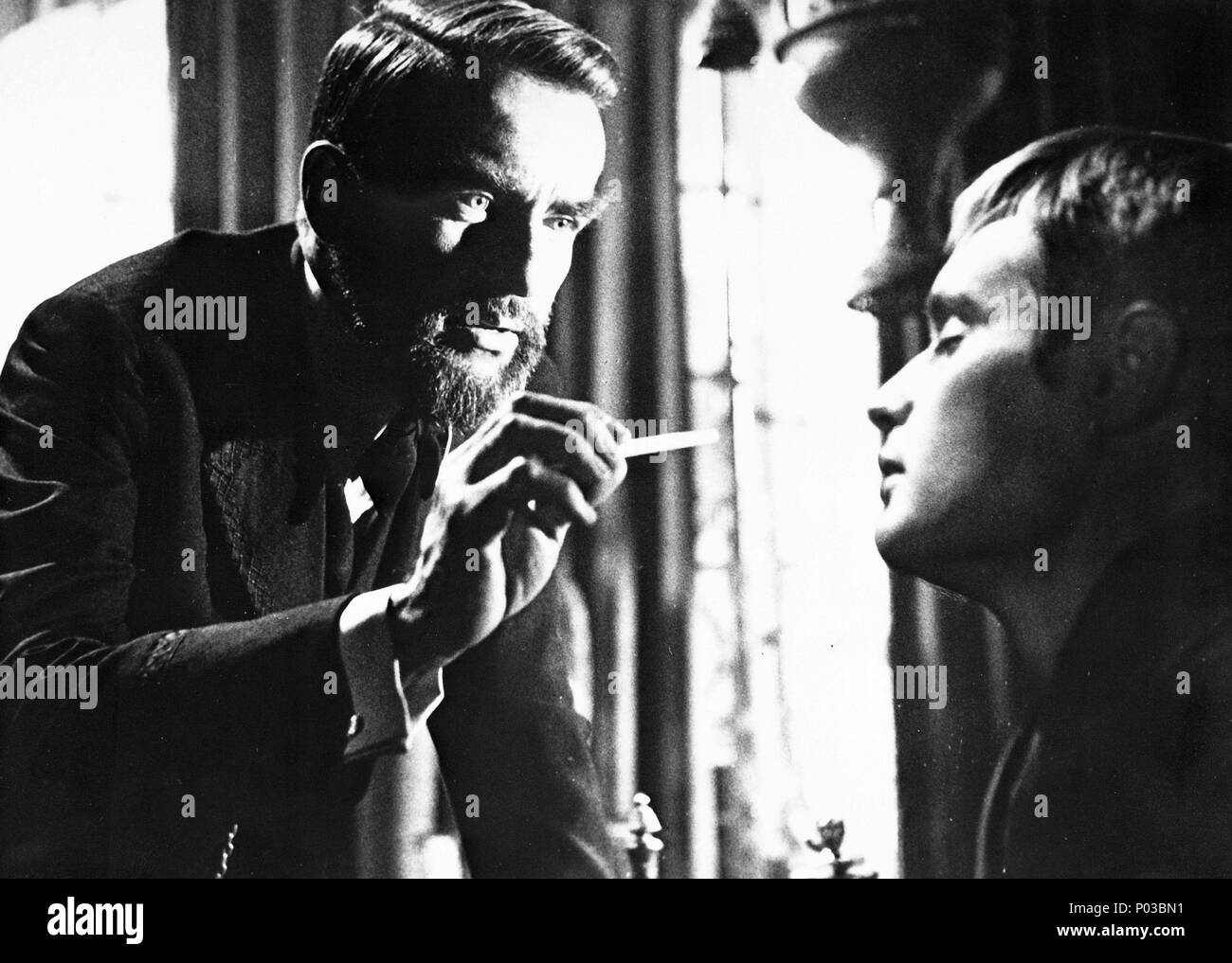 Original Film Title: FREUD.  English Title: FREUD.  Film Director: JOHN HUSTON.  Year: 1962.  Stars: MONTGOMERY CLIFT. Credit: UNIVERSAL PICTURES / Album Stock Photo