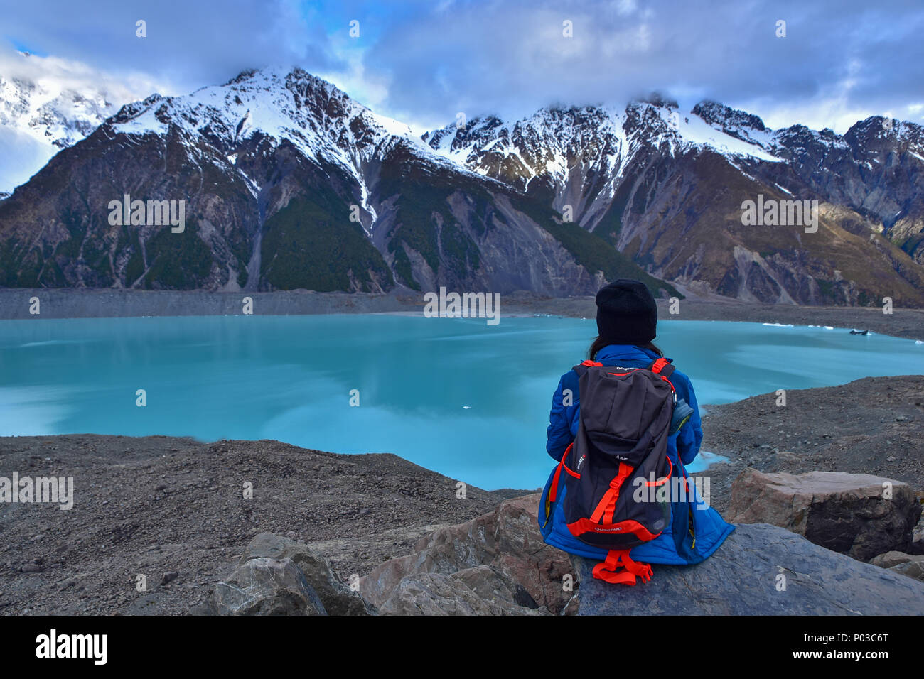 Hooker Valley Track In Winter With Snow Mountains New Zealand Stock Photo Alamy Hooker Valley Track In Winter With Snow Mountains New Zealand Stock Photo Alamy