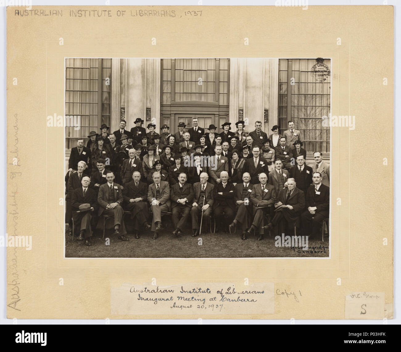 . English: Group photograph of the delegates attending the inaugural meeting.  . 20 August 1937. A. Collingridge 1 Australian Institute of Librarians' inaugural meeting at Canberra, August 20, 1937 944014 Stock Photo