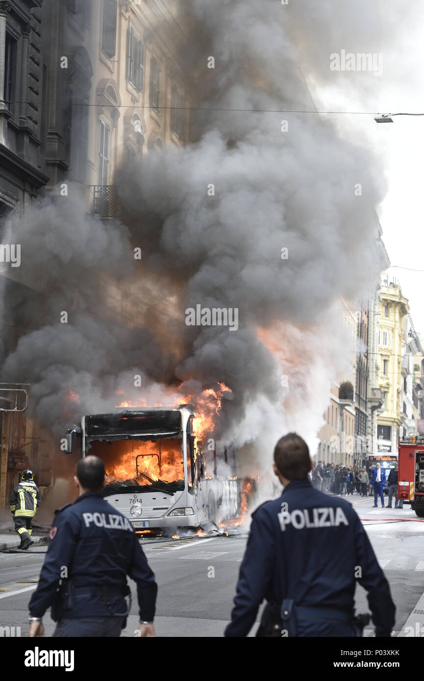 Bus fire rome hi-res stock photography and images - Alamy