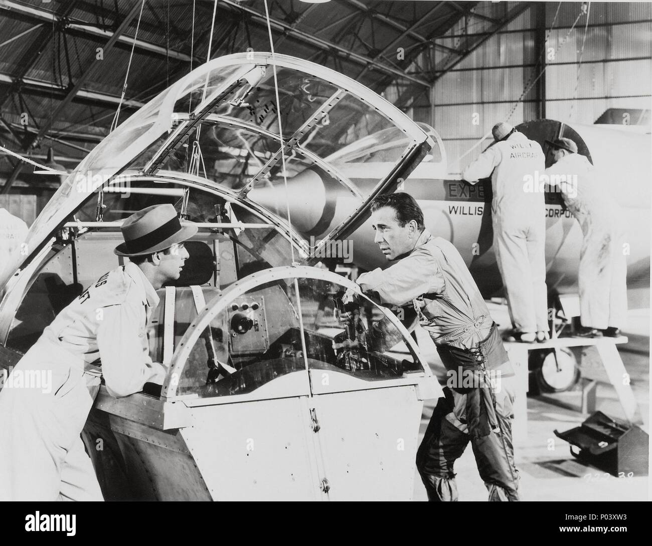 Original Film Title CHAIN LIGHTNING. English Title CHAIN LIGHTNING