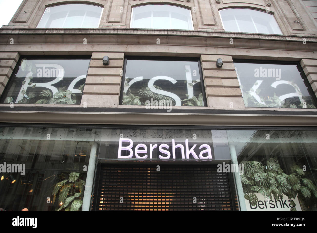 A branch of Bershka on Oxford Street, central London Stock Photo - Alamy