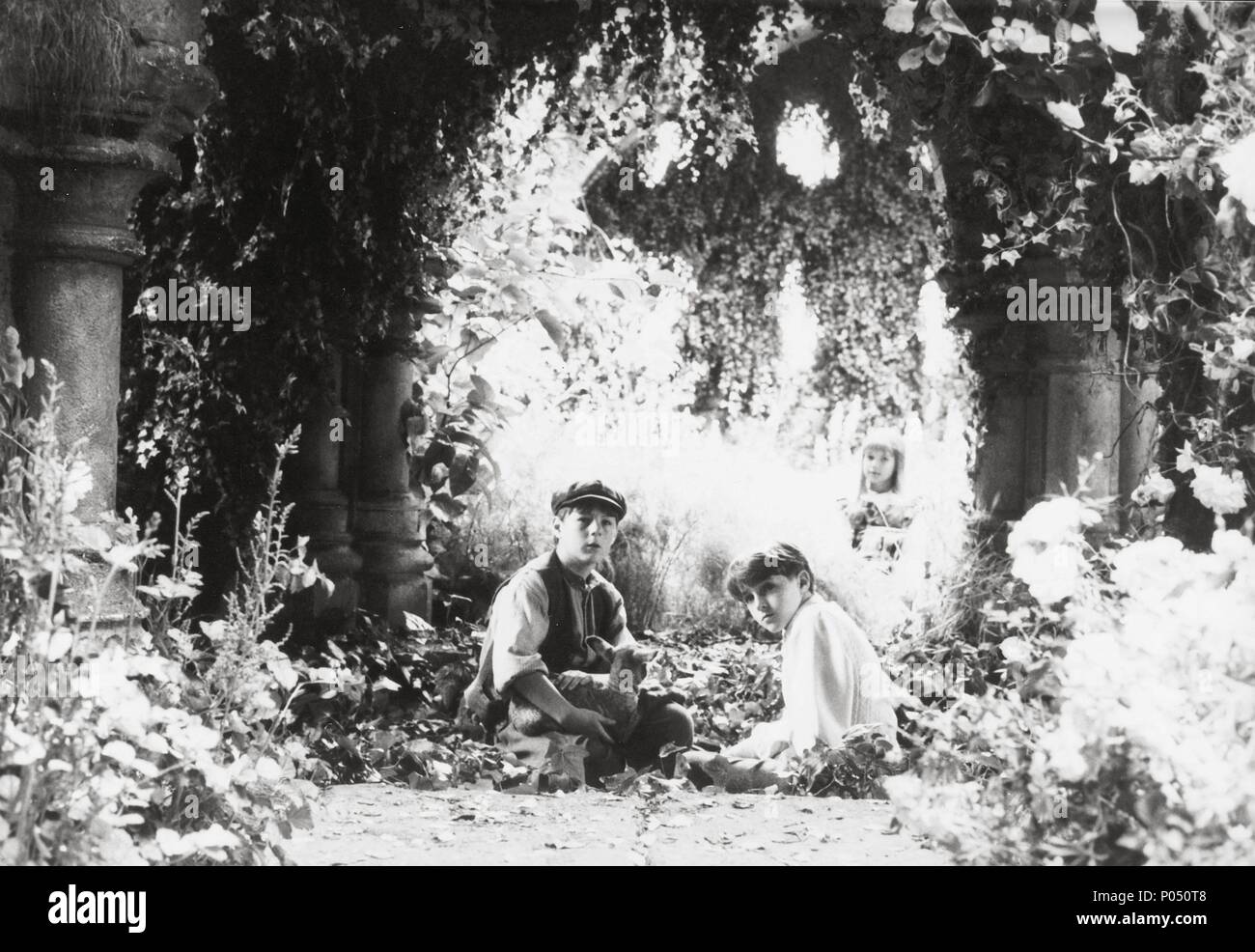 Original Film Title: THE SECRET GARDEN.  English Title: THE SECRET GARDEN.  Film Director: AGNIESZKA HOLLAND.  Year: 1993.  Stars: ANDREW KNOTT; HEYDON PROWSE. Credit: AMERICAN ZOETROPE/WARNER BROTHERS / Album Stock Photo