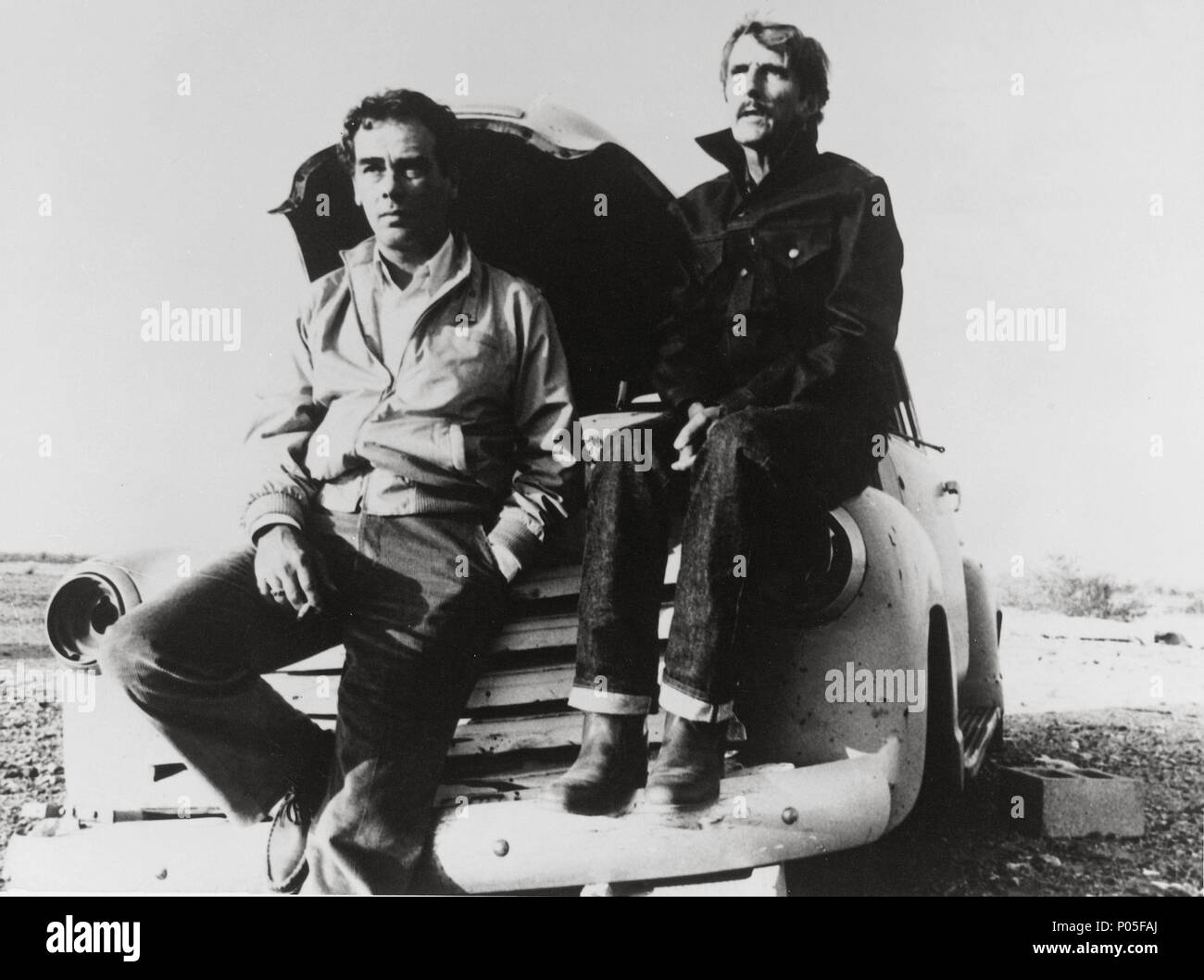Original Film Title: PARIS, TEXAS.  English Title: PARIS, TEXAS.  Film Director: WIM WENDERS.  Year: 1984.  Stars: DEAN STOCKWELL; HARRY DEAN STANTON. Credit: 20TH CENTURY FOX / Album Stock Photo