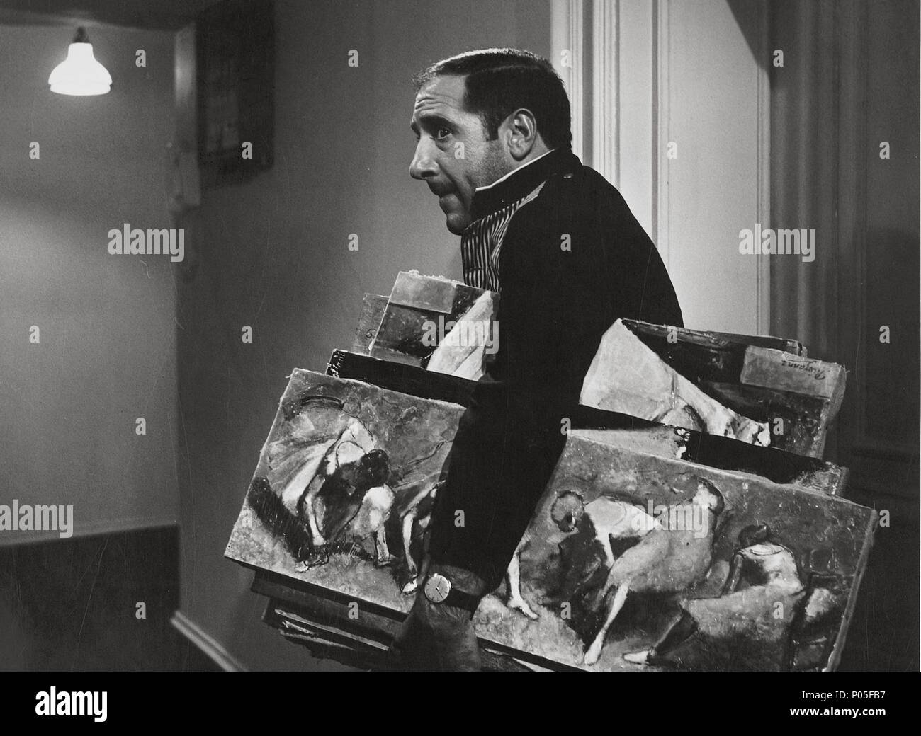 Original Film Title: PARIS BIEN VALE UNA MOZA.  English Title: PARIS BIEN VALE UNA MOZA.  Film Director: PEDRO LAZAGA.  Year: 1972.  Stars: ALFREDO LANDA. Stock Photo