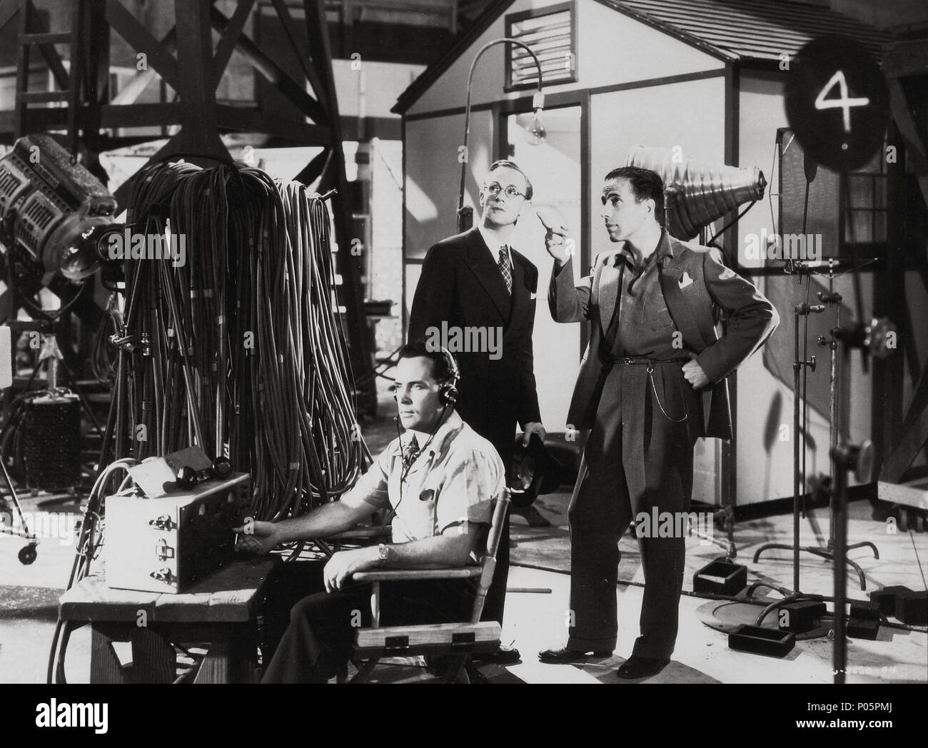 Original Film Title: STAND-IN.  English Title: STAND-IN.  Film Director: TAY GARNETT.  Year: 1937.  Stars: HUMPHREY BOGART; LESLIE HOWARD. Credit: UNITED ARTISTS / Album Stock Photo