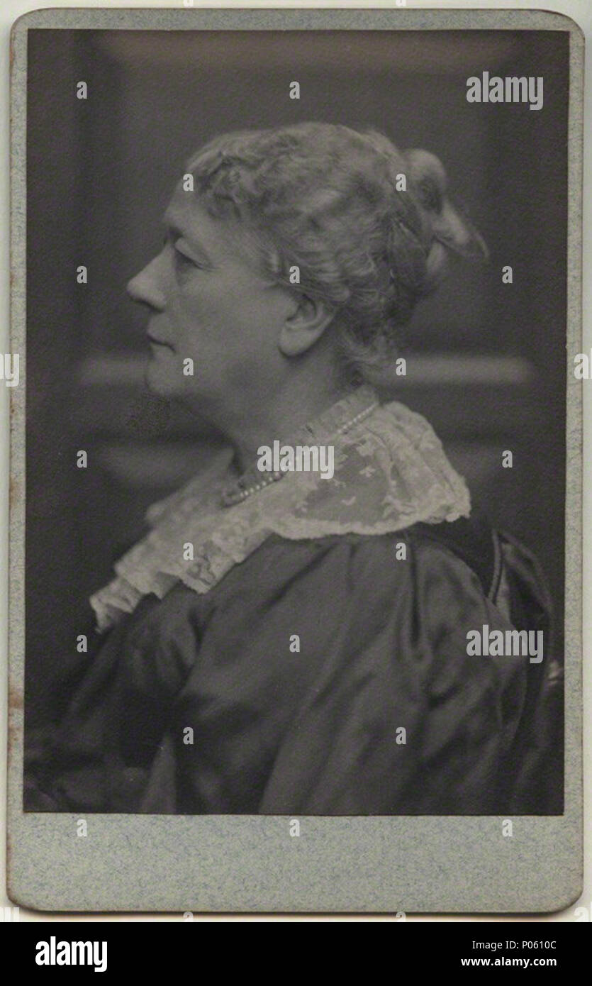 NPG x13046; Jane Maria (nÈe Grant), Lady Strachey by Frederick Hollyer, platinotype cabinet card, 1890s 53 Jane Maria (née Grant), Lady Strachey looks left Stock Photo
