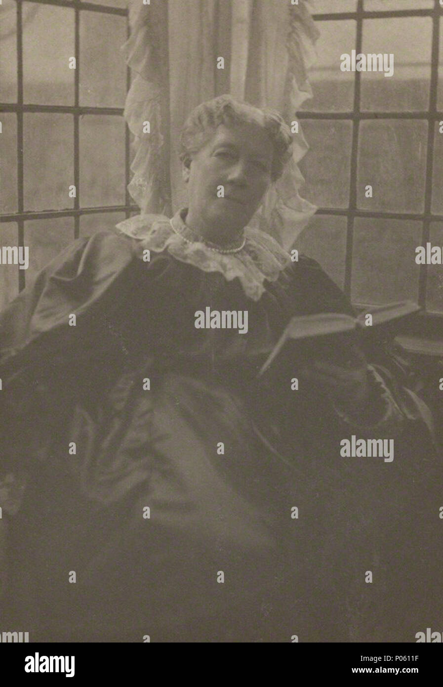 NPG x13042; Jane Maria (nÈe Grant), Lady Strachey by Frederick Hollyer, sepia-toned matte print on photographer's card mount, 1890s 53 Jane Maria (née Grant), Lady Strachey Stock Photo