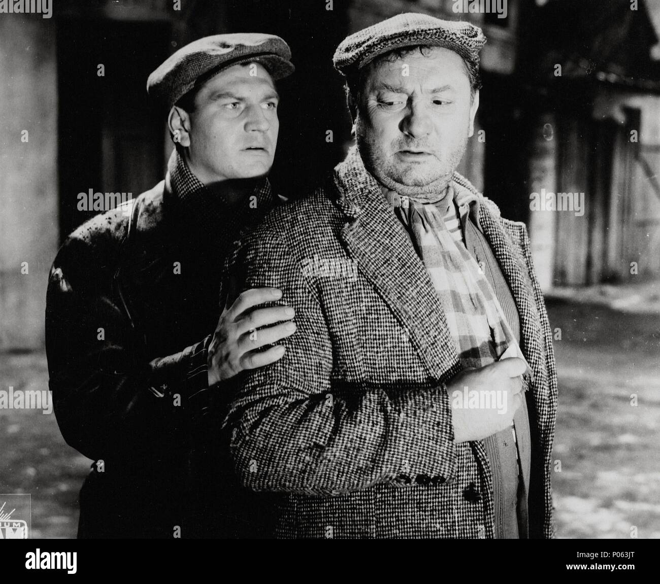 Original Film Title: PORTE DES LILAS. English Title: GATES OF PARIS, THE.  Film Director: RENE CLAIR. Year: 1957. Stars: HENRI VIDAL; PIERRE BRASSEUR  Stock Photo - Alamy