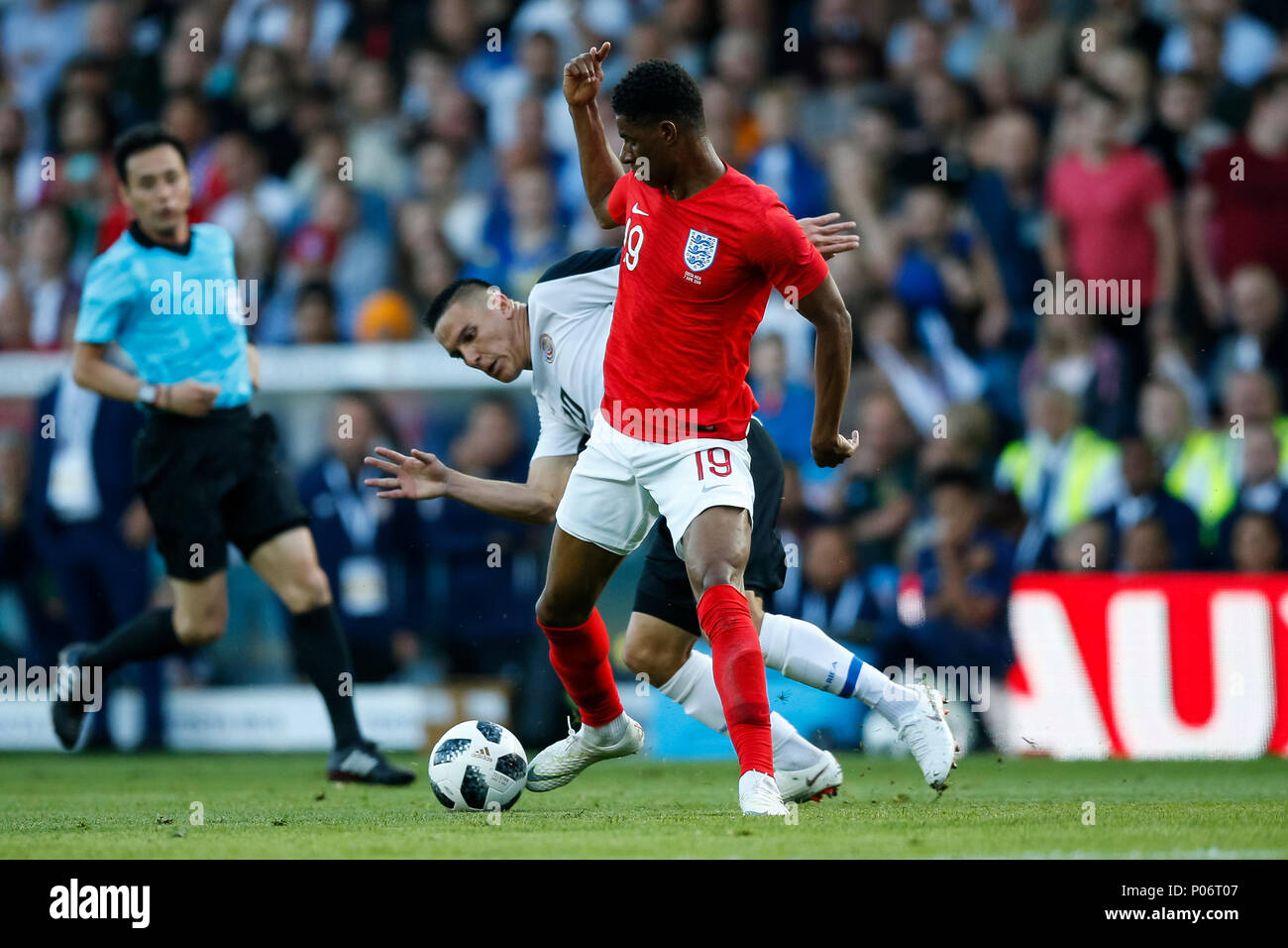 Leeds, UK. 7th Jun, 2018. David Guzman of Costa Rica and Marcus Rashford of England during the International Friendly match between England and Costa Rica at Elland Road on June 7th 2018 in Leeds, England. (Photo by Daniel Chesterton/phcimages.com) Credit: PHC Images/Alamy Live News Stock Photo