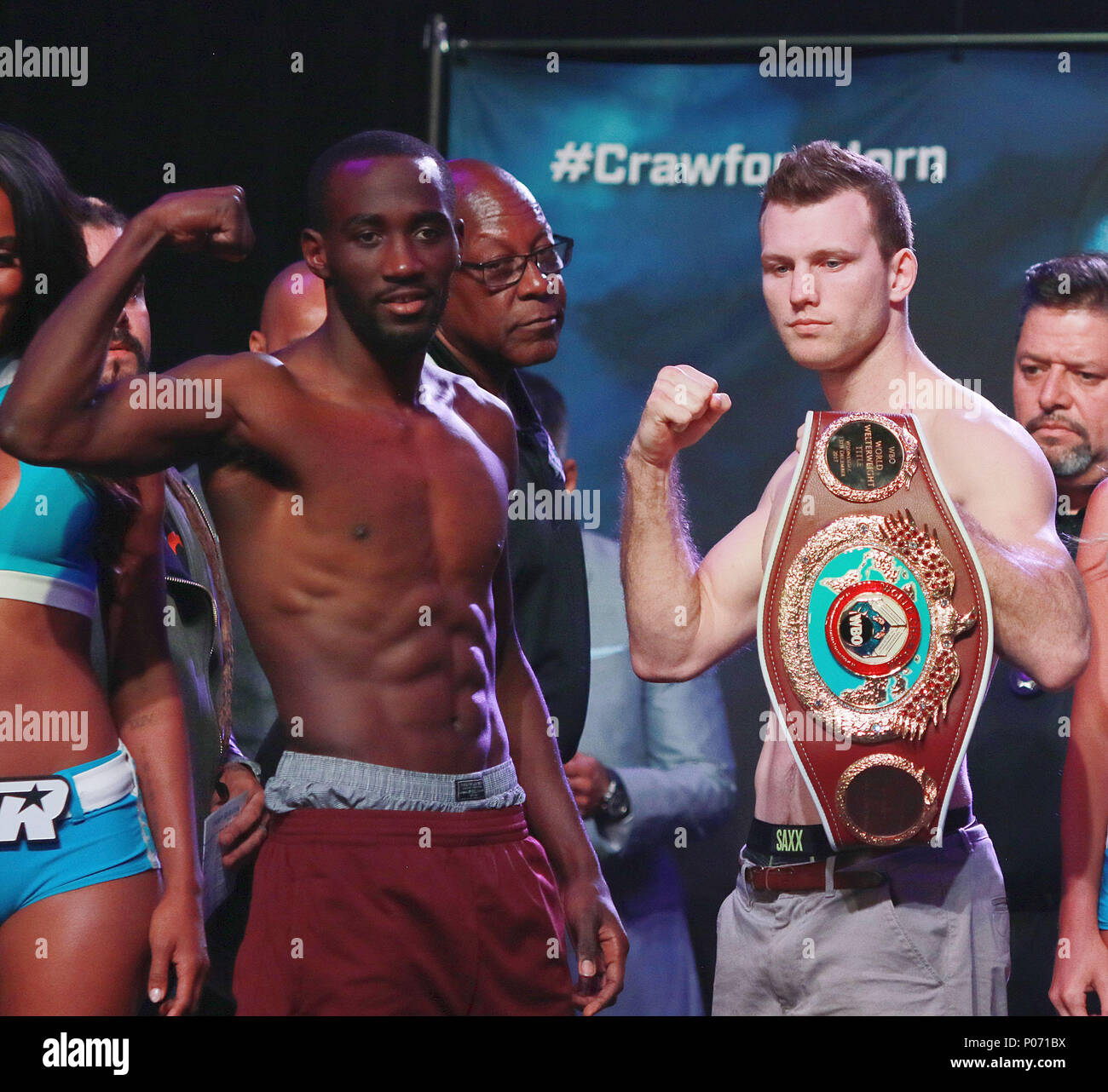 Våbenstilstand Kemiker Omkostningsprocent Las Vegas, Nevada, USA. 8th June, 2018. WBO Welterweight Boxing Champion  Jeff Horn and undisputed Junior Welterweight Champion Terrence Crawford  square off at the weighin ceremony on June 8, 2018 for their
