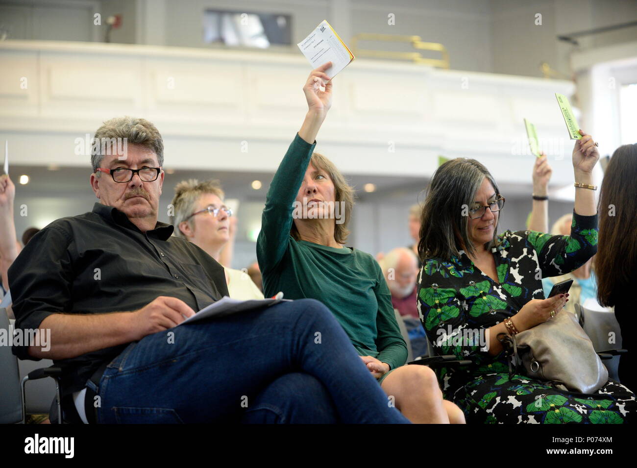 Vienna, Austria. May 9, 2018. National Assembly of the Green Party Vienna. Roadmap to the renewal process of the Green Vienna. Discussion and vote 'modalities leading candidate'. Picture shows Birgit Hebein and Maria Vassilakou, councilor and vice-mayor of the city of Vienna.Credit: Franz Perc / Alamy Live News Stock Photo