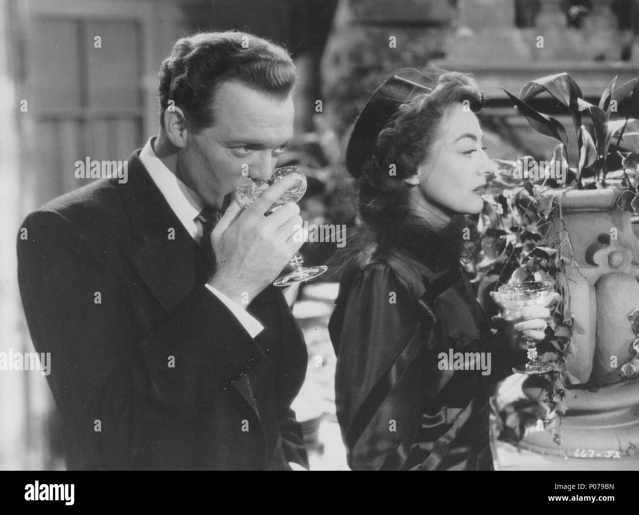 Original Film Title: POSSESSED.  English Title: POSESSED.  Film Director: CURTIS BERNHARDT.  Year: 1947.  Stars: VAN HEFLIN; JOAN CRAWFORD. Credit: WARNER BROTHERS / Album Stock Photo