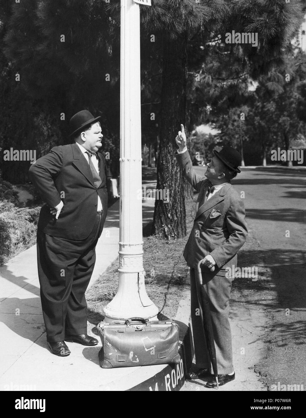 Original Film Title: THE BIG NOISE.  English Title: THE BIG NOISE.  Film Director: MALCOLM ST. CLAIR.  Year: 1944.  Stars: OLIVER HARDY; STAN LAUREL. Credit: 20TH CENTURY FOX / Album Stock Photo