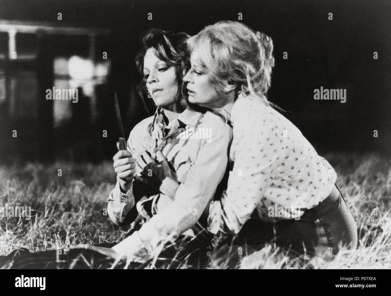 Original Film Title: DEADLY BLESSING.  English Title: DEADLY BLESSING.  Film Director: WES CRAVEN.  Year: 1981.  Stars: SUSAN BUCKNER; KAREN JENSEN. Credit: UNITED ARTISTS / Album Stock Photo