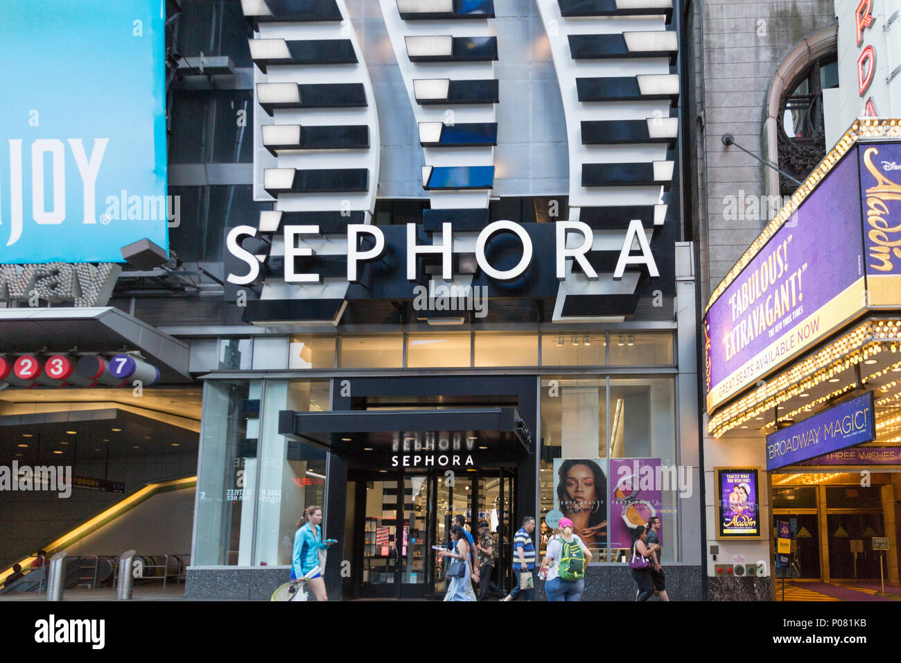 Sephora store front hires stock photography and images Alamy