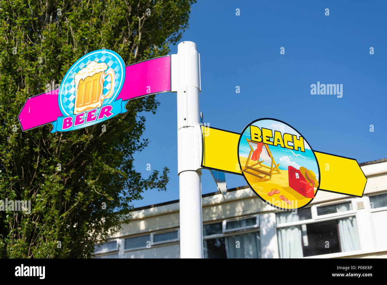 Directions to beach and pub, Pontins Camber Sands Holiday Park, Camber, East Sussex, England, United Kingdom Stock Photo