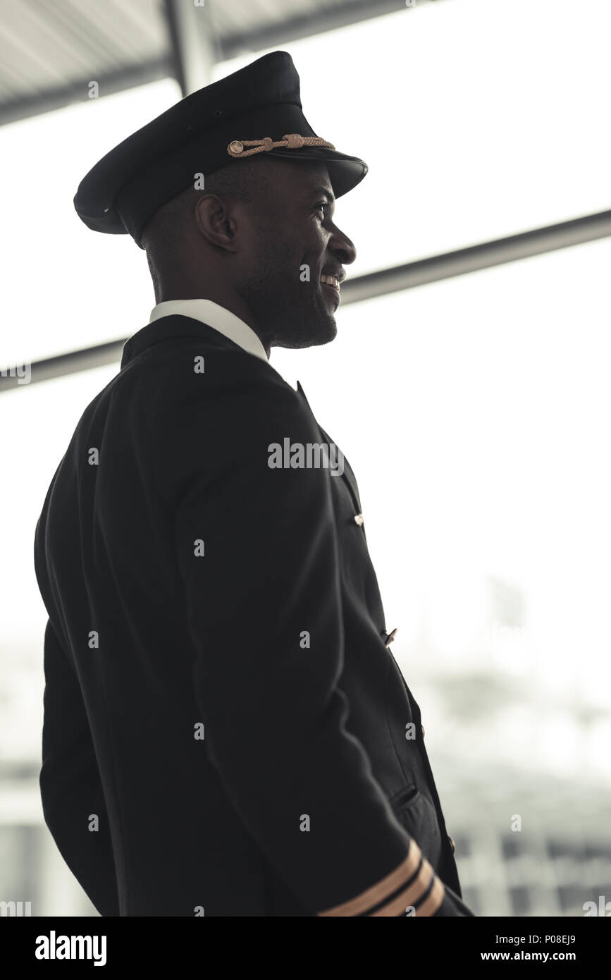 Pilot flight attendant african hi-res stock photography and images - Alamy