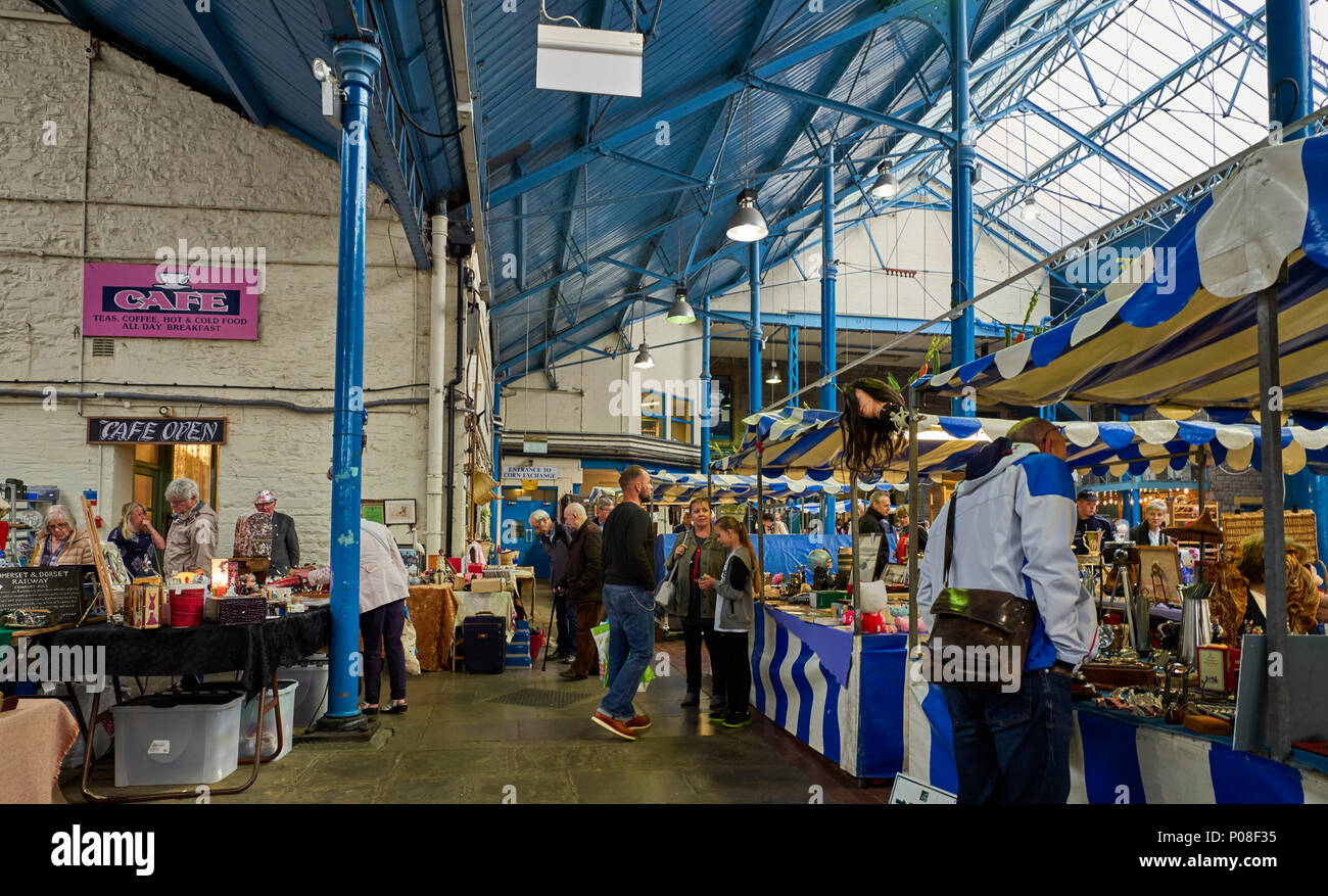 Abergavenny flea market hi-res stock photography and images - Alamy