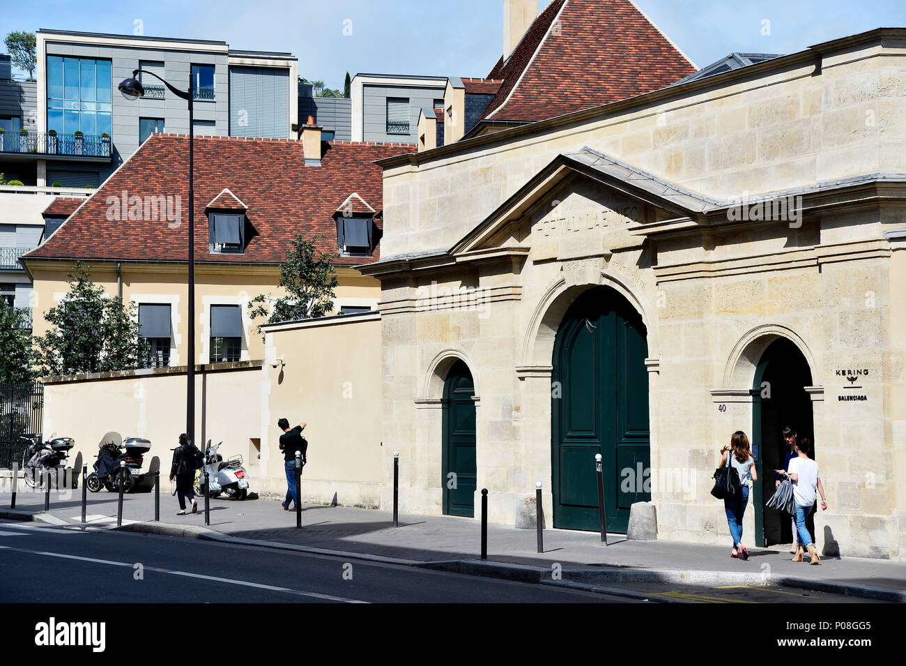 Balenciaga headquarter paris hi-res stock photography and images - Alamy