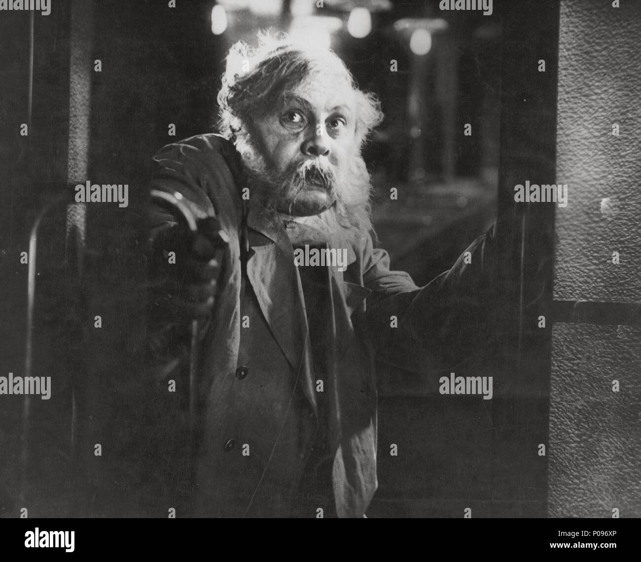 Der Letzte Mann The Last Laugh Year High Resolution Stock Photography And Images Alamy Der Letzte Mann The Last Laugh Year High Resolution Stock Photography And Images Alamy