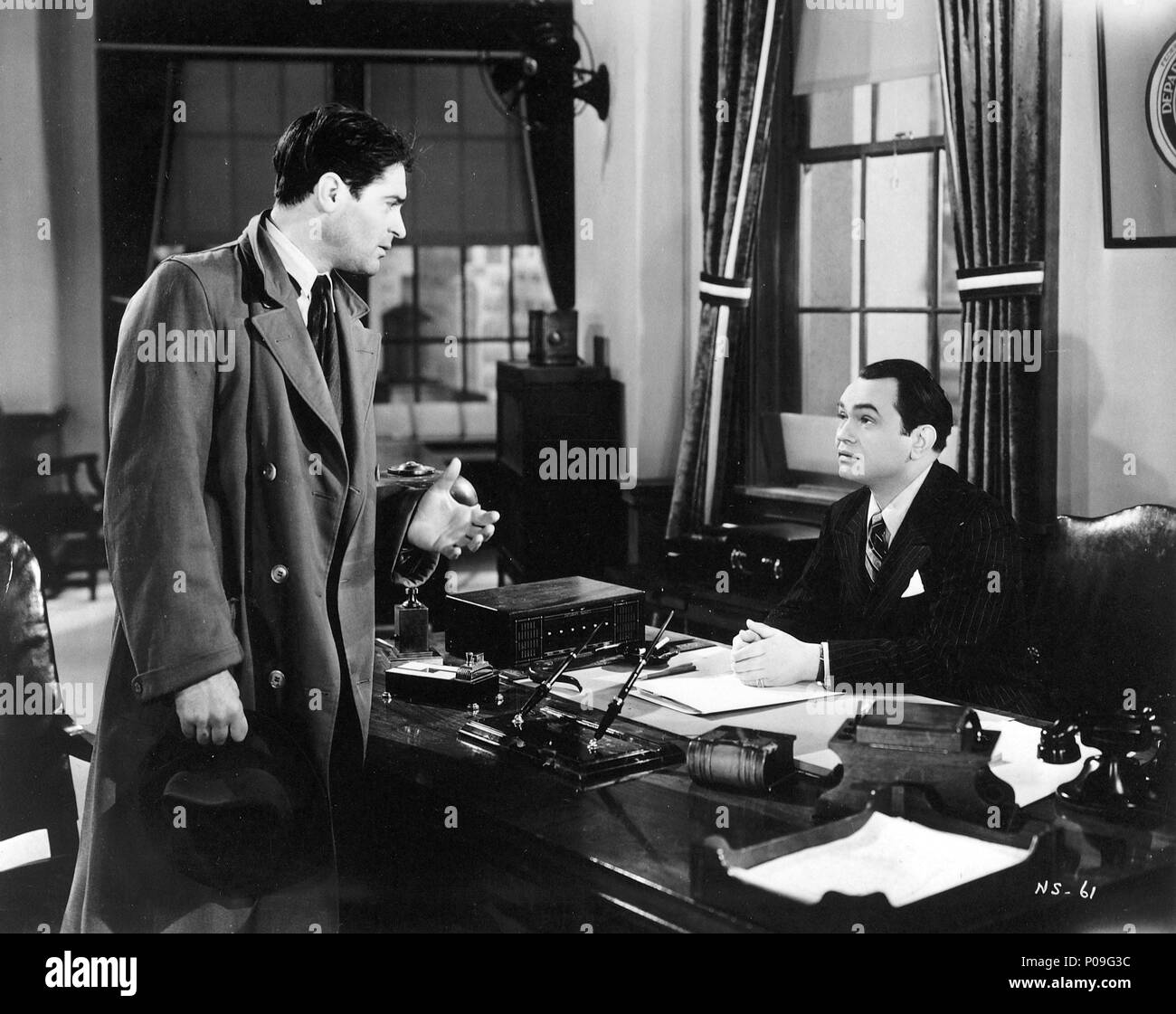 Original Film Title: CONFESSIONS OF A NAZI SPY.  English Title: CONFESSIONS OF A NAZI SPY.  Film Director: ANATOLE LITVAK.  Year: 1939.  Stars: EDWARD G. ROBINSON. Credit: WARNER BROTHERS / Album Stock Photo