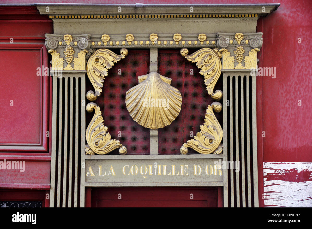 À la Coquille d'Or Restaurant Paris France Stock Photo Alamy