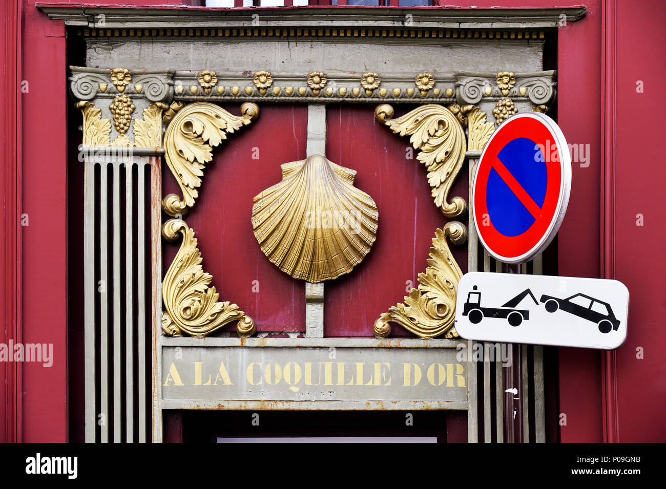 À la Coquille d'Or Restaurant Paris France Stock Photo Alamy