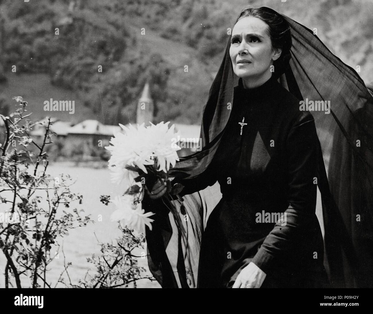 Original Film Title: LA DAMA DEL ALBA. English Title: LADY OF THE DAWN,  THE. Film Director: FRANCISCO ROVIRA BELETA. Year: 1966. Stars: DOLORES DEL  RIO Stock Photo - Alamy