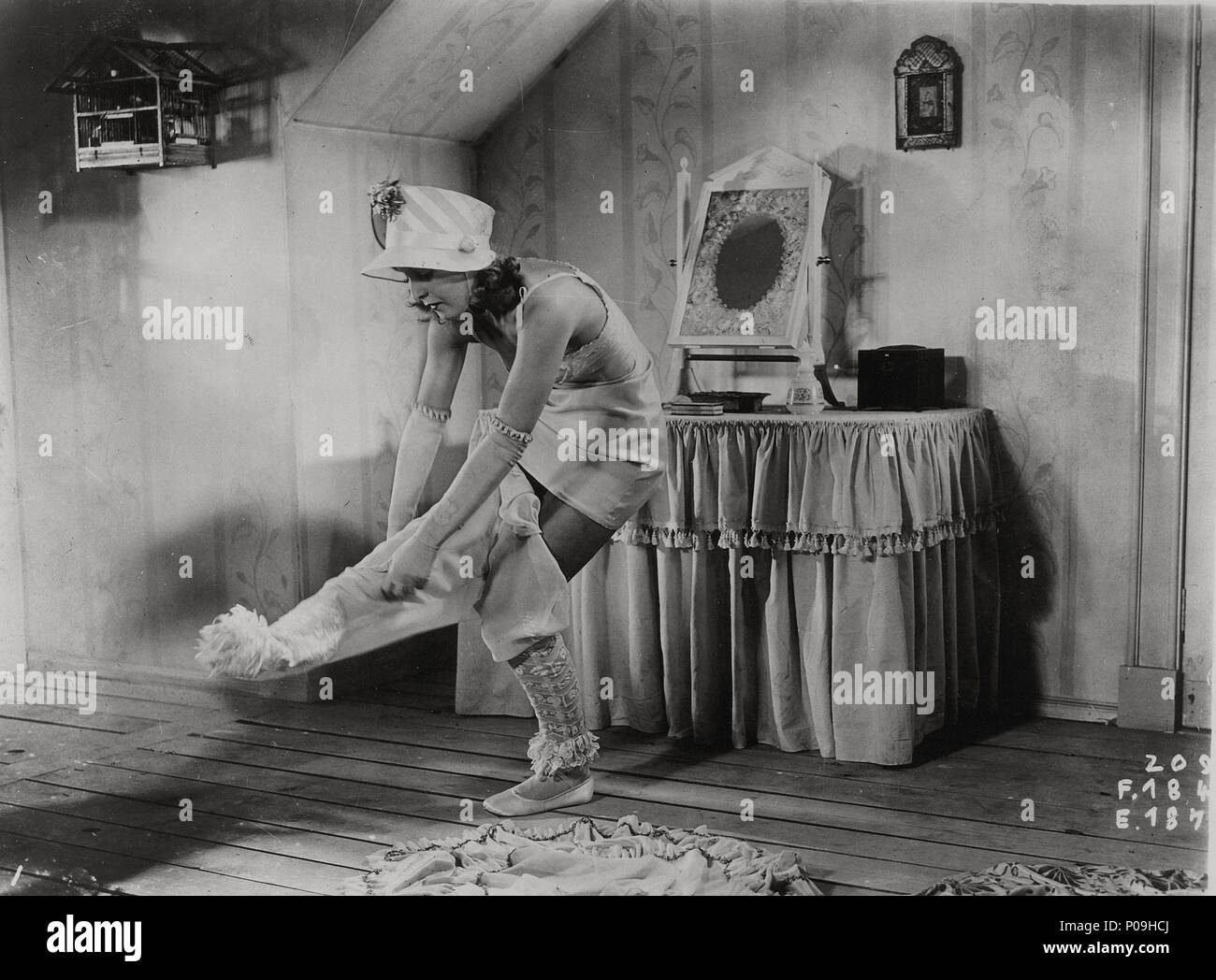Original Film Title: KONGRESS TANZT, DER.  English Title: CONGRESS DANCES.  Film Director: ERIK CHARELL.  Year: 1931.  Stars: LILIAN HARVEY. Credit: U.F.A / Album Stock Photo