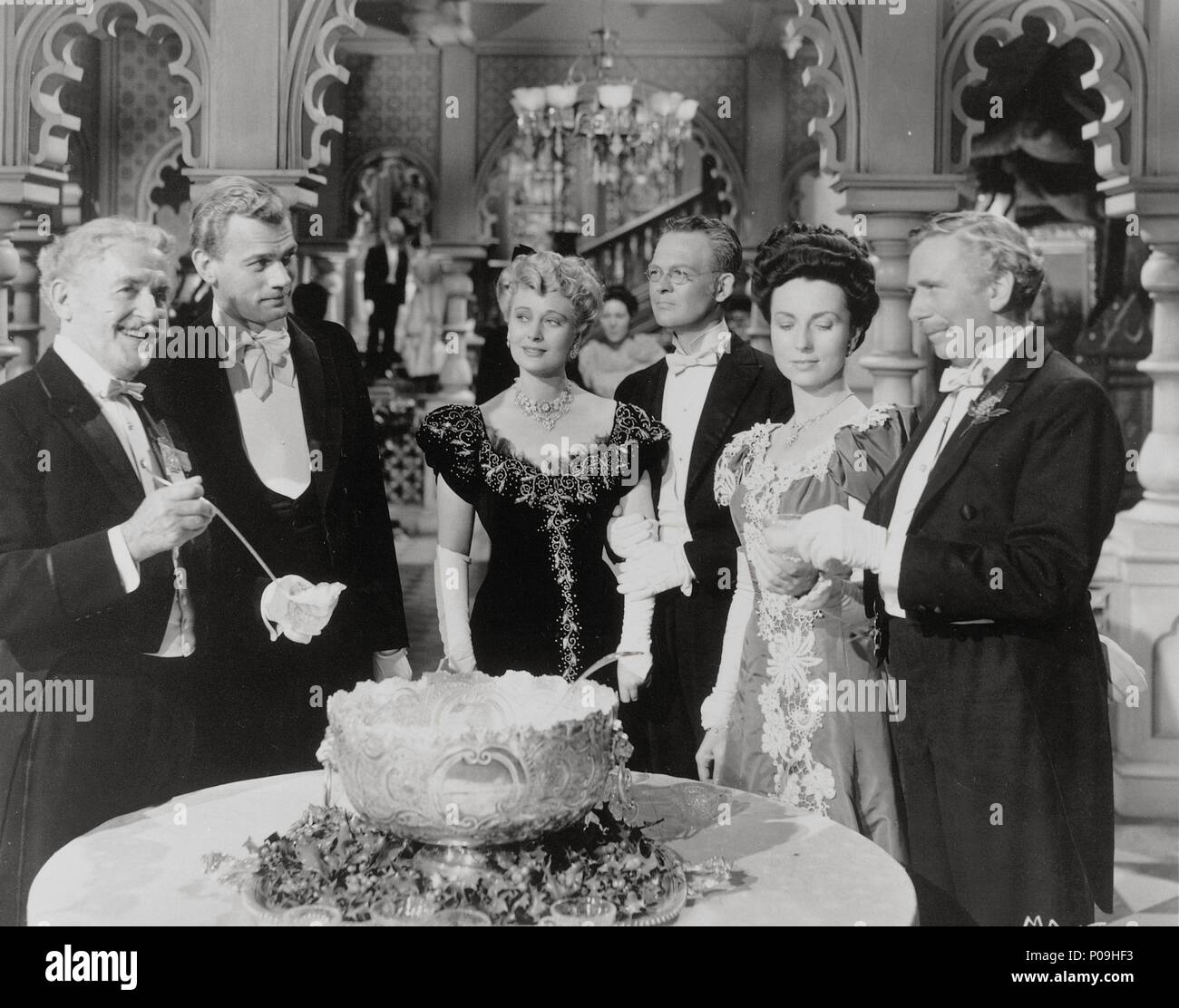 The Magnificent Ambersons (VHS, 1998, BW)  Joseph Cotten • Dolores Costello