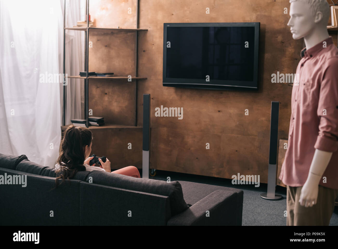 Video game screen rear view hi-res stock photography and images - Alamy
