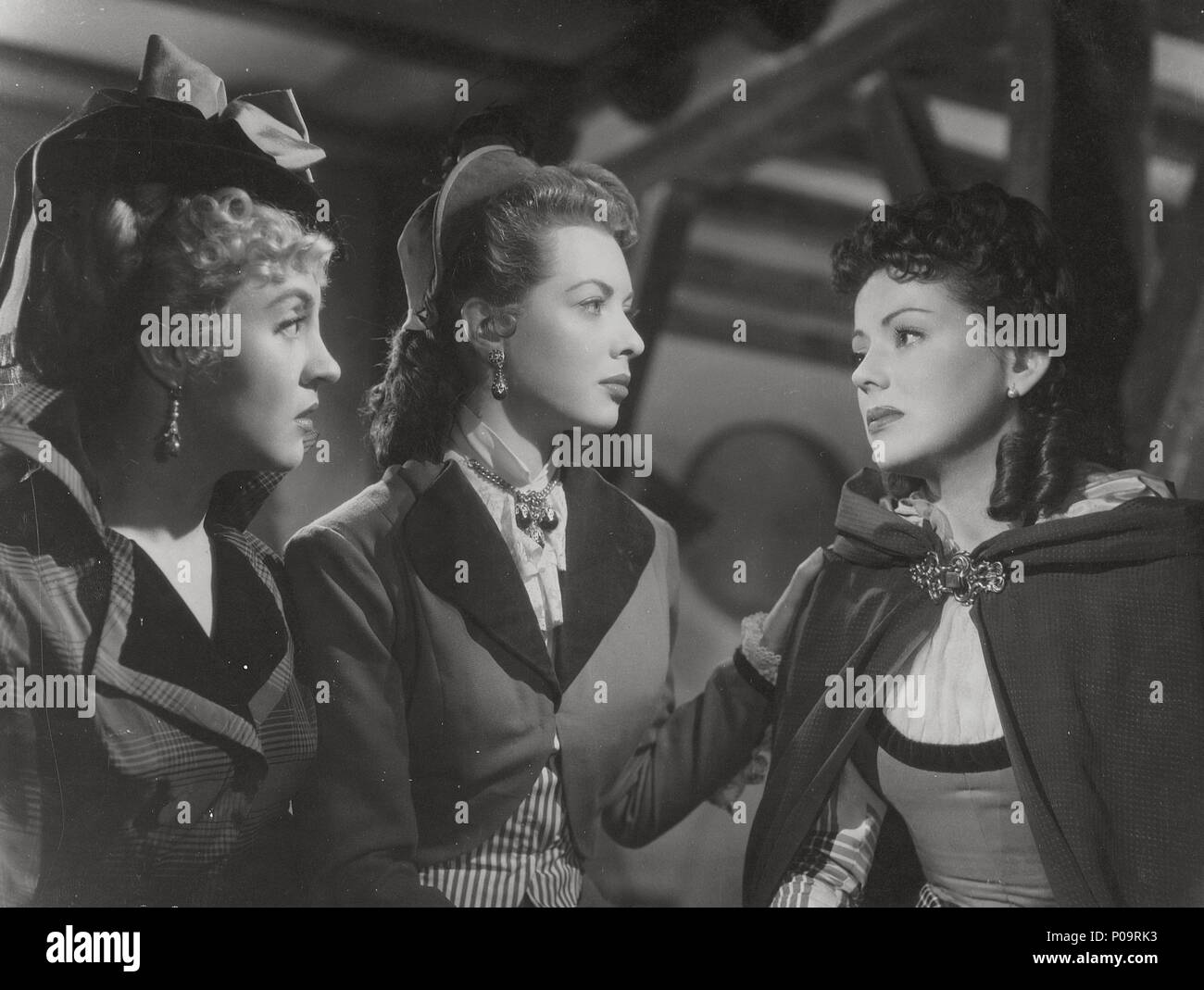 Original Film Title: ZALACAIN EL AVENTURERO. English Title: ZALACAIN EL AVENTURERO. Film Director: JUAN DE ORDUÑA. Year: 1954. Stars: MARGARITA ANDREY; ELENA ESPEJO; ROSARIO LEON. Credit: ESPEJO FILMS / Album Stock Photo