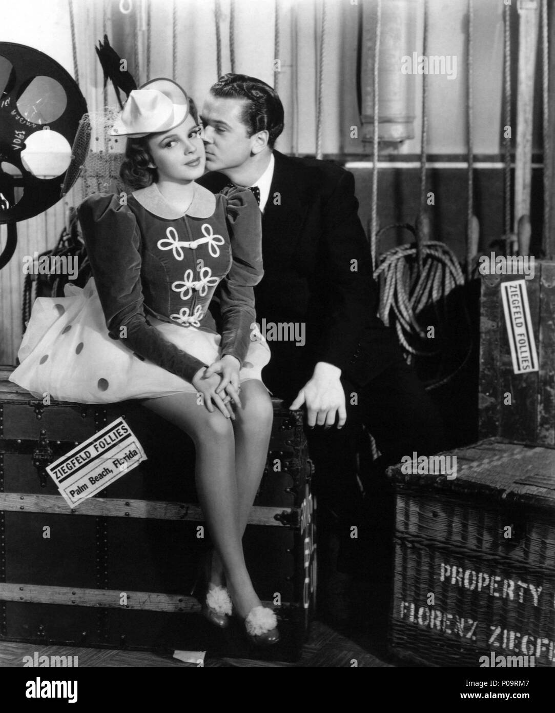 Original Film Title: ZIEGFELD GIRL.  English Title: ZIEGFELD GIRL.  Film Director: ROBERT Z. LEONARD.  Year: 1941.  Stars: JUDY GARLAND; JACKIE COOPER. Credit: M.G.M / Album Stock Photo