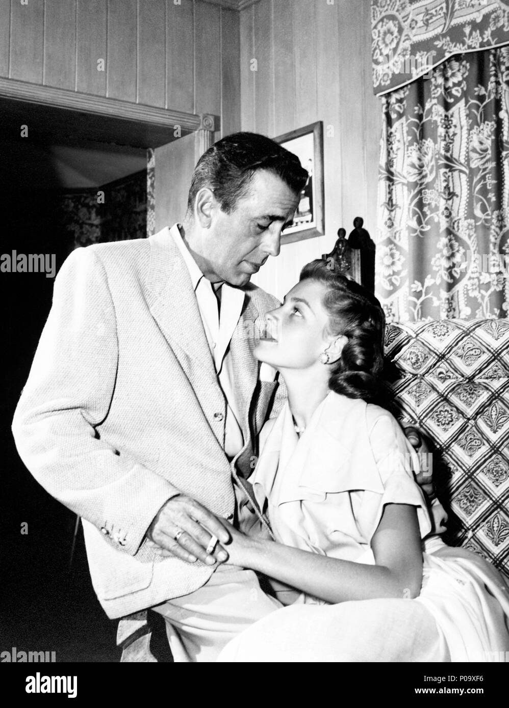 Humphrey bogart and lauren bacall 1947 hi-res stock photography and ...