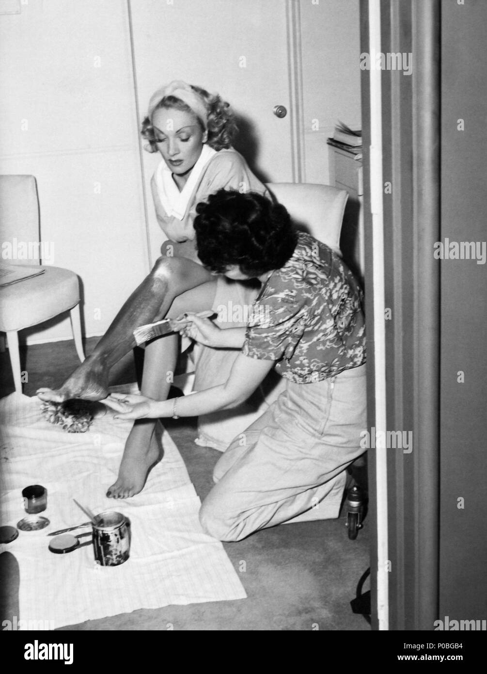 Marlene dietrich kismet 1944 hires stock photography and images Alamy