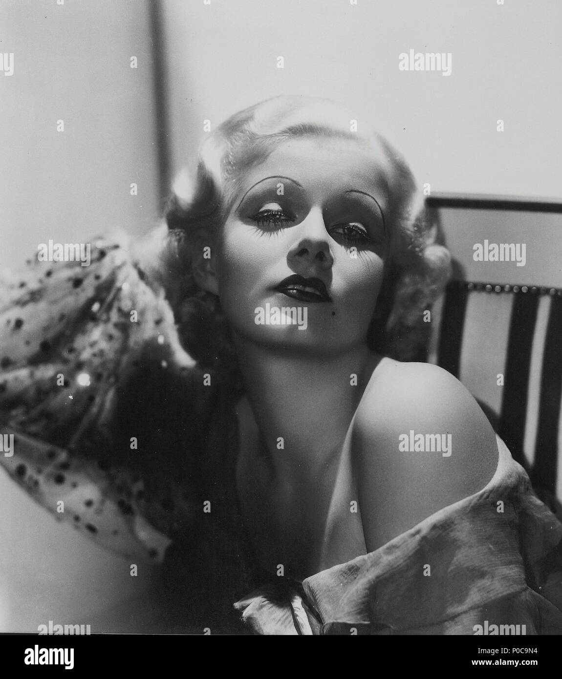 Jean harlow portrait hi-res stock photography and images - Alamy