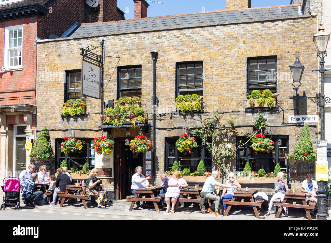 The 18th century Two Brewers Pub, Park Street, Windsor, Berkshire